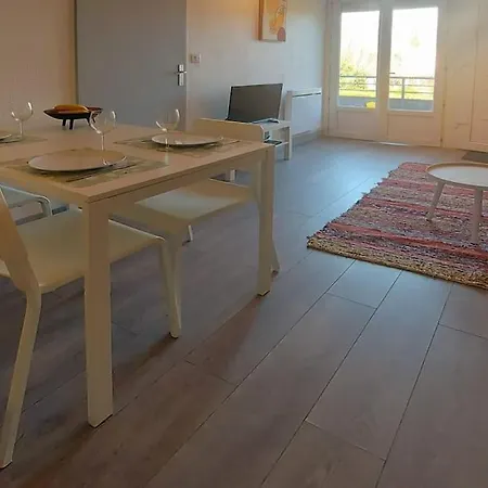 Zenith - Cartoucherie Apartment